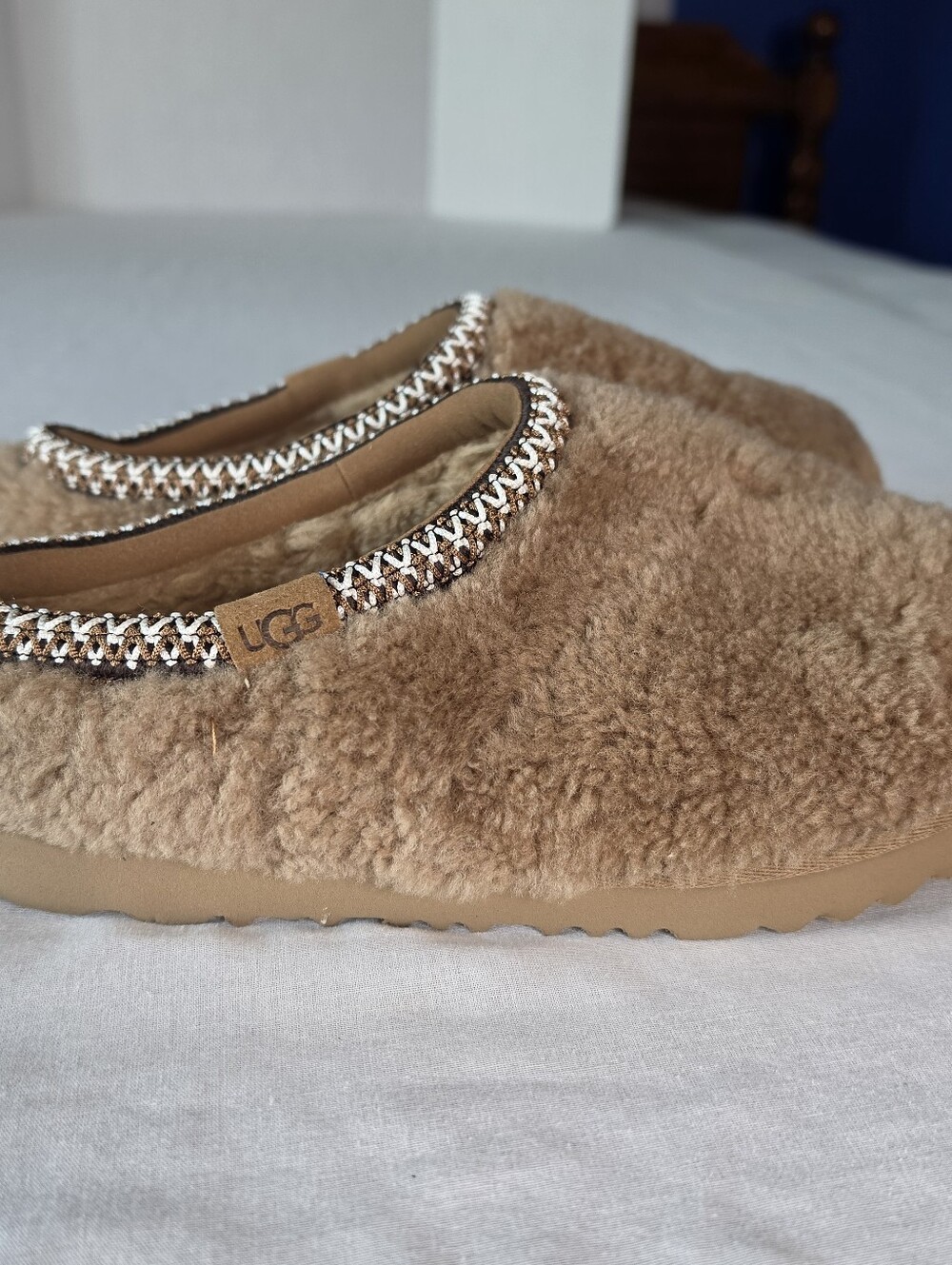 UGG Tasman Maxi Curly Sheepskin Women's Slippers US Size 6 Chestnut NWOT $135
